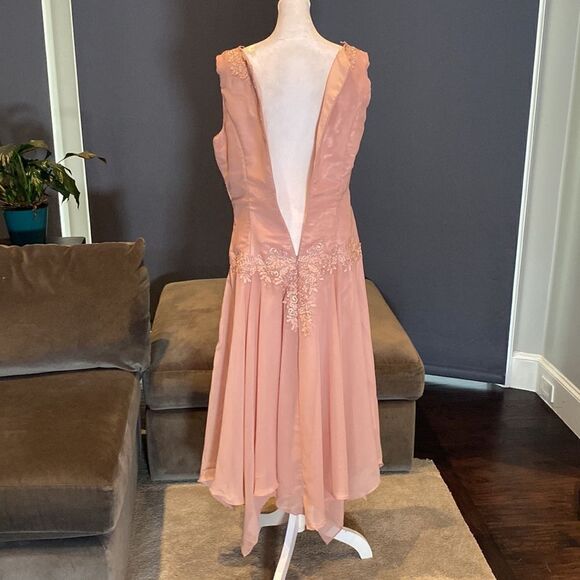 Women’s Pink Chiffon Dress Floral Detail ZipUpBack Matching Jacket Size 24W/26W - Picture 10 of 14